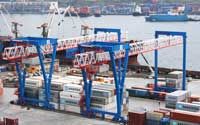 Краны типа RMG в тылу 14-15 пр. ВМТП